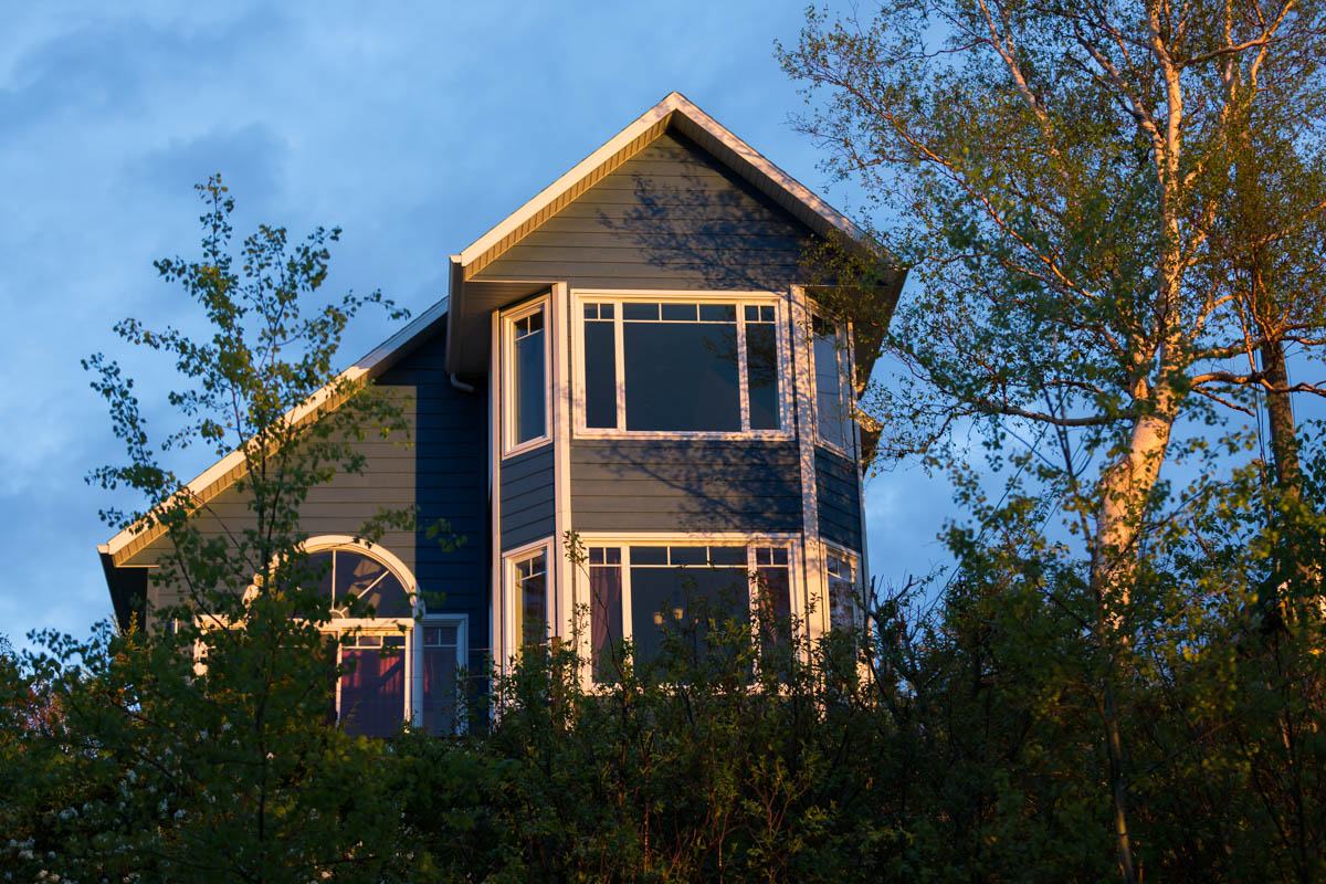 La maison au coucher du soleil