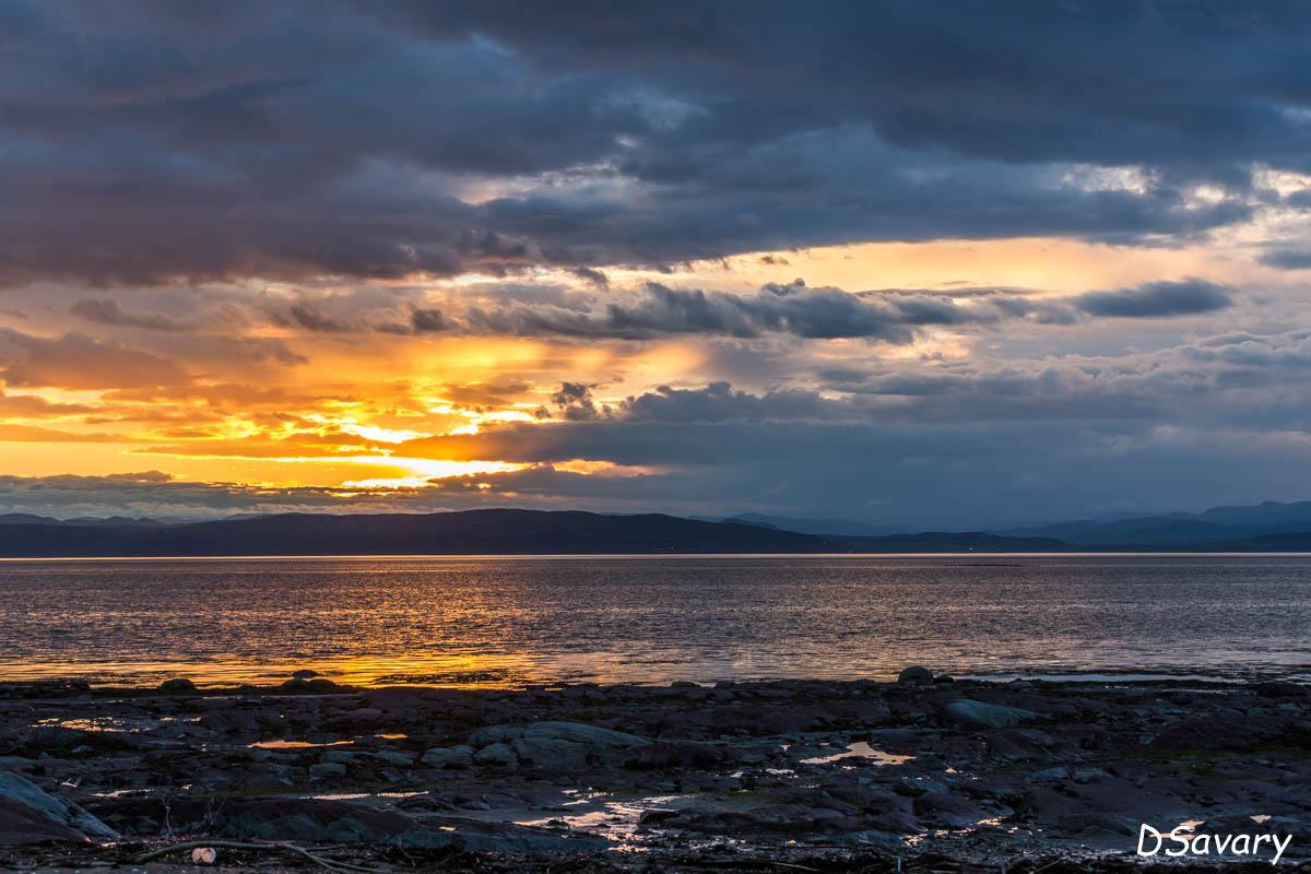 Le fleuve au crépuscule